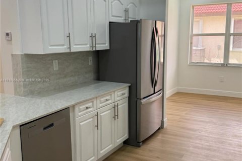 Villa ou maison à vendre à Miramar, Floride: 4 chambres, 211.82 m2 № 2017076 - photo 5