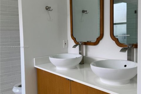 Villa ou maison à vendre à Miramar, Floride: 4 chambres, 211.82 m2 № 2017076 - photo 12