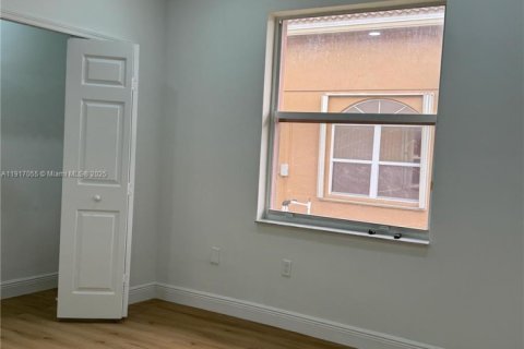 Villa ou maison à vendre à Miramar, Floride: 4 chambres, 211.82 m2 № 2017076 - photo 29