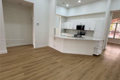 Villa ou maison à vendre à Miramar, Floride: 4 chambres, 211.82 m2 № 2017076 - photo 7