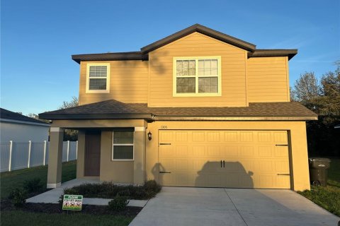 House in Poinciana, Florida 4 bedrooms, 172.05 sq.m. № 2206808