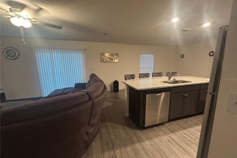 House in Poinciana, Florida 4 bedrooms, 172.05 sq.m. № 2206808 - photo 6