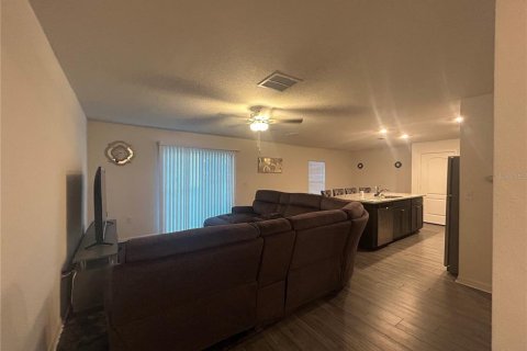 House in Poinciana, Florida 4 bedrooms, 172.05 sq.m. № 2206808 - photo 3