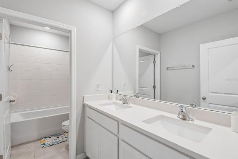 Villa ou maison à vendre à Wesley Chapel, Floride: 4 chambres, 304.53 m2 № 2150303 - photo 18