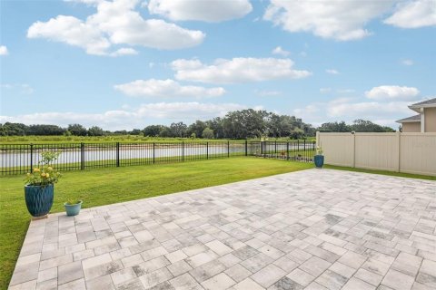 Villa ou maison à vendre à Wesley Chapel, Floride: 4 chambres, 304.53 m2 № 2150303 - photo 25