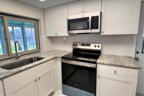 Casa en alquiler en New Port Richey, Florida, 3 dormitorios, 102.01 m2 № 1780548 - foto 4