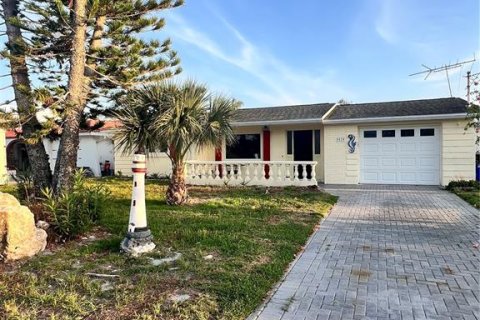 Casa en alquiler en New Port Richey, Florida, 3 dormitorios, 102.01 m2 № 1780548 - foto 1