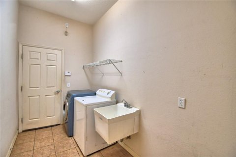House in Lakeland, Florida 3 bedrooms, 231.05 sq.m. № 1560881 - photo 13