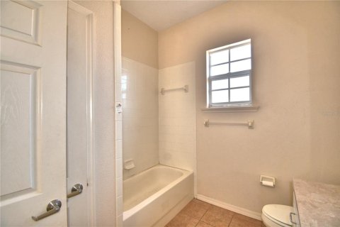 House in Lakeland, Florida 3 bedrooms, 231.05 sq.m. № 1560881 - photo 11