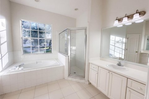 House in Brandon, Florida 4 bedrooms, 184.69 sq.m. № 2123691 - photo 13