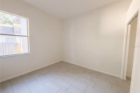 House in Brandon, Florida 4 bedrooms, 184.69 sq.m. № 2123691 - photo 12