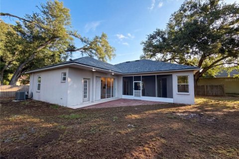 House in Brandon, Florida 4 bedrooms, 184.69 sq.m. № 2123691 - photo 5