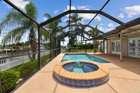 House in Tampa, Florida 4 bedrooms, 244.52 sq.m. № 1815318 - photo 19