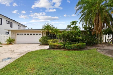 House in Tampa, Florida 4 bedrooms, 244.52 sq.m. № 1815318 - photo 2