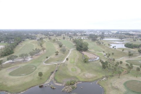 House in Tampa, Florida 4 bedrooms, 244.52 sq.m. № 1815318 - photo 25