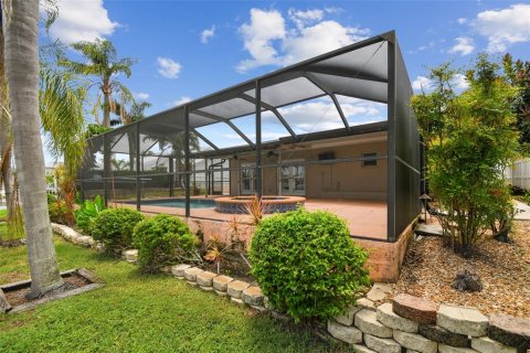 House in Tampa, Florida 4 bedrooms, 244.52 sq.m. № 1815318 - photo 12