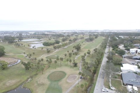 House in Tampa, Florida 4 bedrooms, 244.52 sq.m. № 1815318 - photo 27