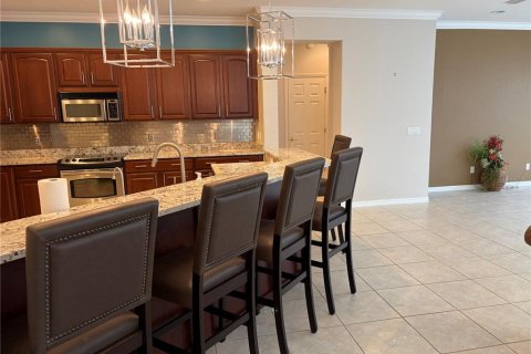 House in Summerfield, Florida 3 bedrooms, 224.17 sq.m. № 2399016 - photo 15