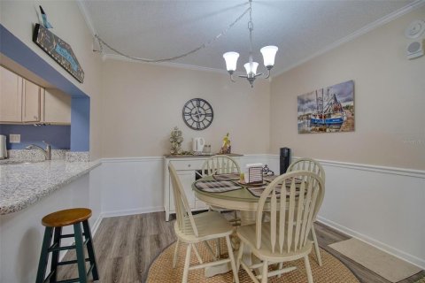 Copropriété à vendre à Tarpon Springs, Floride: 2 chambres, 98.85 m2 № 2118439 - photo 9