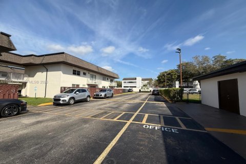 Condominio en venta en Miami, Florida, 3 dormitorios, 97.92 m2 № 2000800 - foto 2