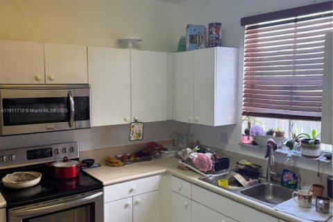 Купить таунхаус в Хомстед, Флорида 4 спальни, 188.41м2, № 1967581 - фото 17