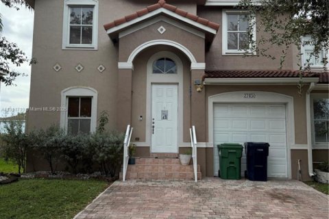 Adosado en venta en Homestead, Florida, 4 dormitorios, 188.41 m2 № 1967581 - foto 1