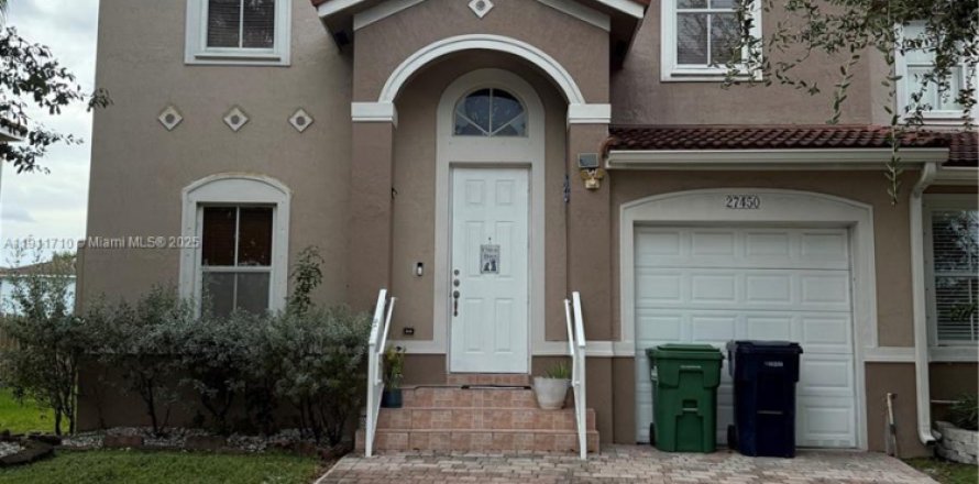 Adosado en Homestead, Florida 4 dormitorios, 188.41 m2 № 1967581