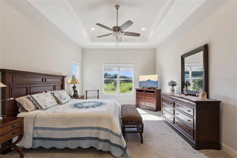 House in Eustis, Florida 4 bedrooms, 262.54 sq.m. № 2425242 - photo 10