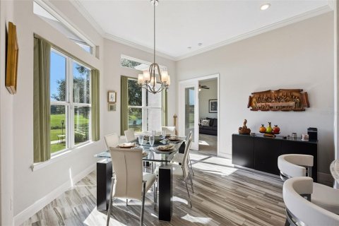 House in Eustis, Florida 4 bedrooms, 262.54 sq.m. № 2425242 - photo 19