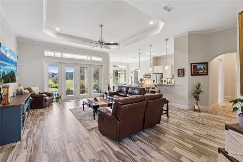 House in Eustis, Florida 4 bedrooms, 262.54 sq.m. № 2425242 - photo 4