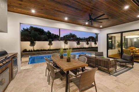 House in Winter Park, Florida 4 bedrooms, 400.5 sq.m. № 2427408 - photo 8