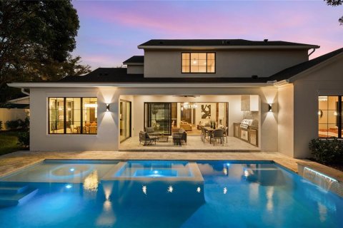House in Winter Park, Florida 4 bedrooms, 400.5 sq.m. № 2427408 - photo 4