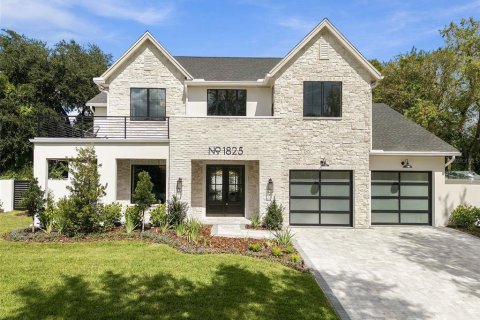 House in Winter Park, Florida 4 bedrooms, 400.5 sq.m. № 2427408 - photo 13
