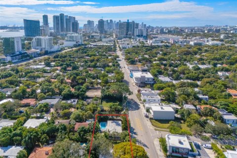 House in Miami, Florida 4 bedrooms № 2013151 - photo 20