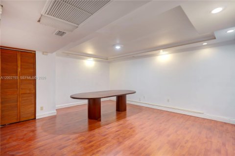 Propiedad comercial en venta en North Miami, Florida № 2066290 - foto 9