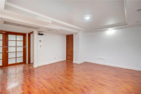 Propiedad comercial en venta en North Miami, Florida № 2066290 - foto 11