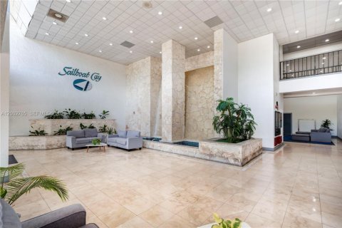 Propiedad comercial en venta en North Miami, Florida № 2066290 - foto 5