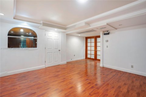 Propiedad comercial en venta en North Miami, Florida № 2066290 - foto 10