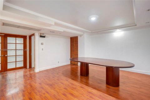 Propiedad comercial en venta en North Miami, Florida № 2066290 - foto 8
