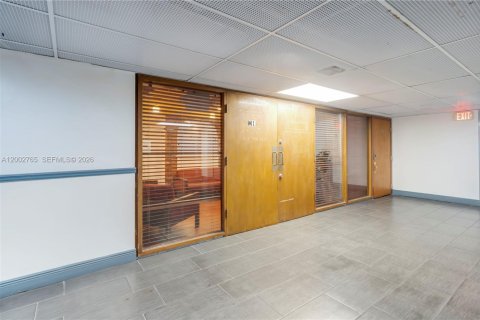 Propiedad comercial en venta en North Miami, Florida № 2066290 - foto 21