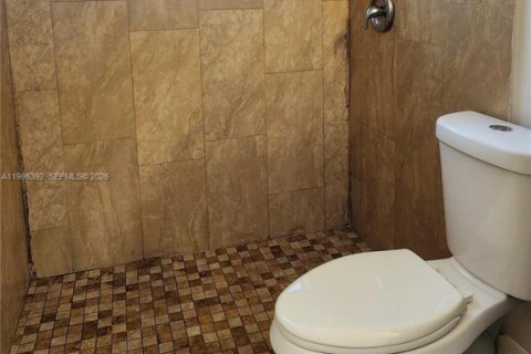 Villa ou maison à louer à Fort Lauderdale, Floride: 1 chambre, 198.07 m2 № 2044816 - photo 3