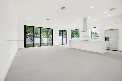 Casa en venta en Fort Lauderdale, Florida, 3 dormitorios, 170.75 m2 № 1965845 - foto 3