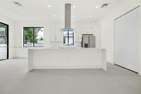 Casa en venta en Fort Lauderdale, Florida, 3 dormitorios, 170.75 m2 № 1965845 - foto 7