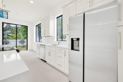Casa en venta en Fort Lauderdale, Florida, 3 dormitorios, 170.75 m2 № 1965845 - foto 12