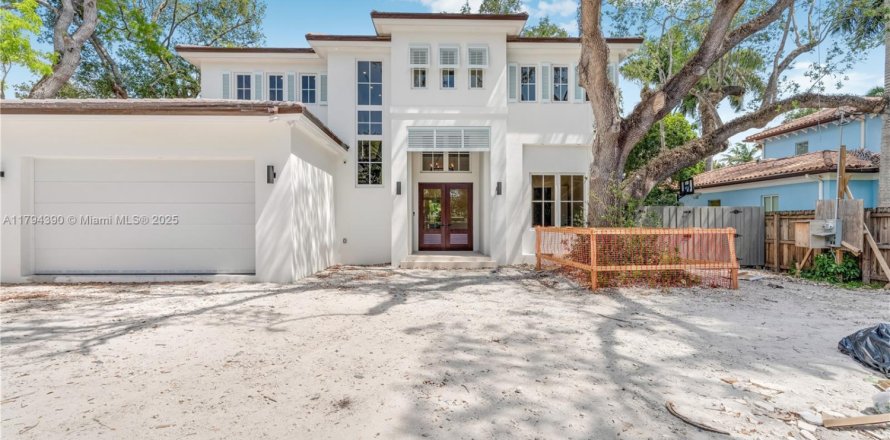 Casa en South Miami, Florida 4 dormitorios, 225.01 m2 № 1665629