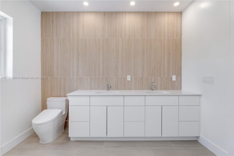 Casa en venta en South Miami, Florida, 4 dormitorios, 225.01 m2 № 1665629 - foto 16