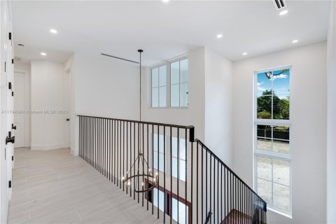 Casa en venta en South Miami, Florida, 4 dormitorios, 225.01 m2 № 1665629 - foto 13