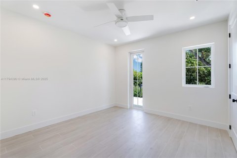 Casa en venta en South Miami, Florida, 4 dormitorios, 225.01 m2 № 1665629 - foto 21