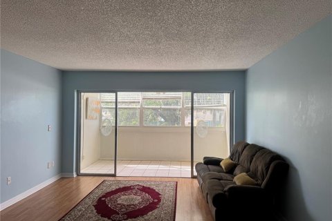 Copropriété à vendre à Port Charlotte, Floride: 2 chambres, 85.38 m2 № 2388943 - photo 4