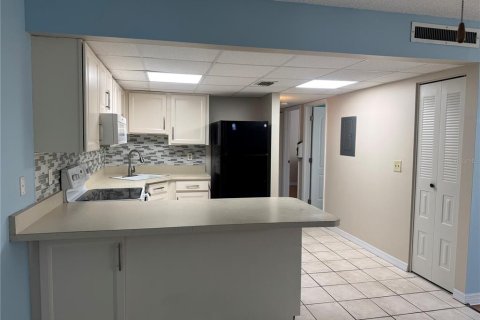 Copropriété à vendre à Port Charlotte, Floride: 2 chambres, 85.38 m2 № 2388943 - photo 5